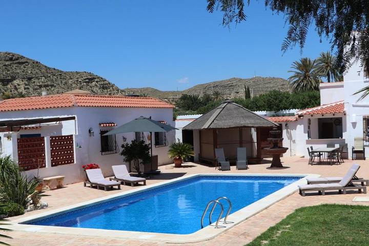 Chambre d’hôte pour 4 personnes, avec Terrasse et Jardin ainsi que Piscine et Vue dans Palomares