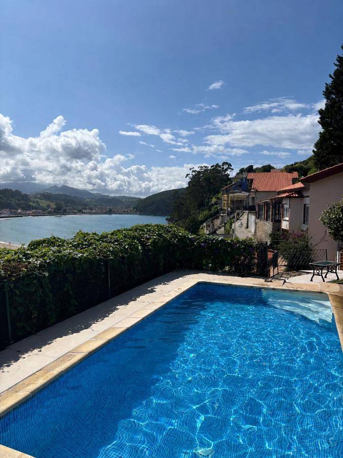 Casa de vacaciones para 8 personas, con terraza y jardín además de vistas y piscina - 1