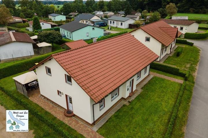 Ferienhaus für 8 Personen, mit Terrasse und Garten in Dargun
