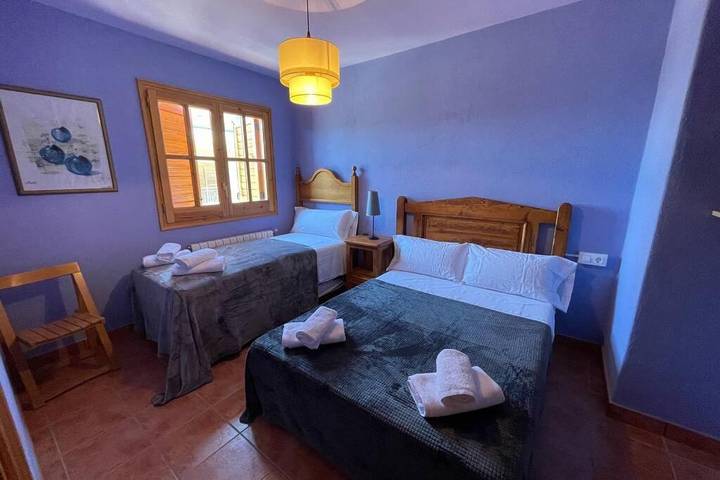 Casa rural para 10 personas, con vistas además de piscina y jardín, Se admiten mascotas en Pallars Jussà - 2