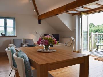 Log Cabin for 2 People in Brailes, The Cotswolds, Photo 1