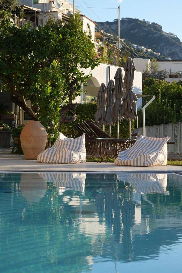 B&b per 2 persone, con Balcone e Terrazza nonché Giardino e Piscina a Praiano