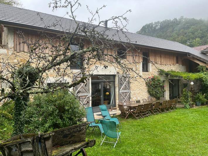 Gîte pour 15 personnes, avec terrasse et jardin en Savoie