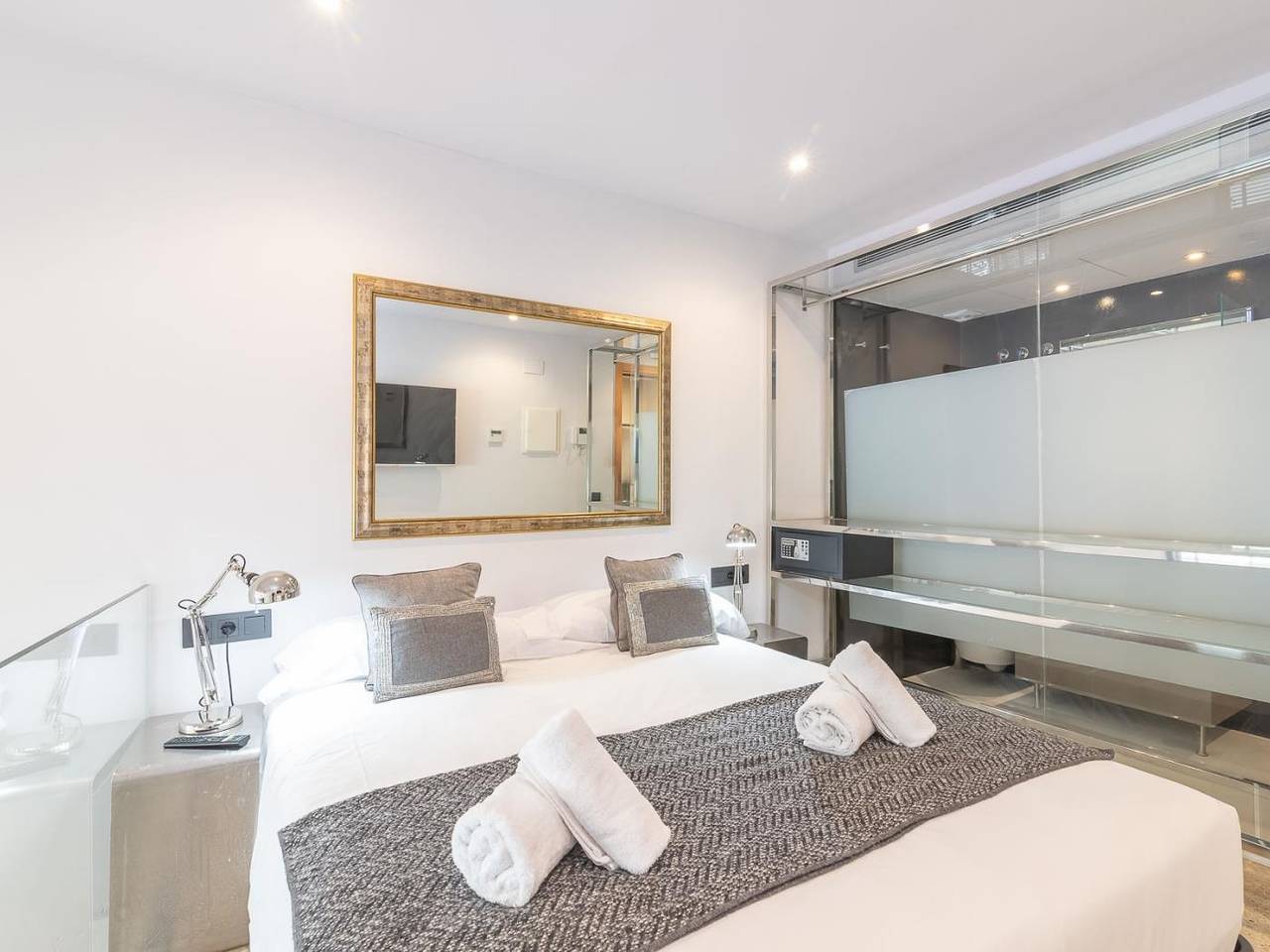 Apartamento vacacional entero, My Space Barcelona Loft industrial duplex para 3 in Centro Barcelona, Barcelona