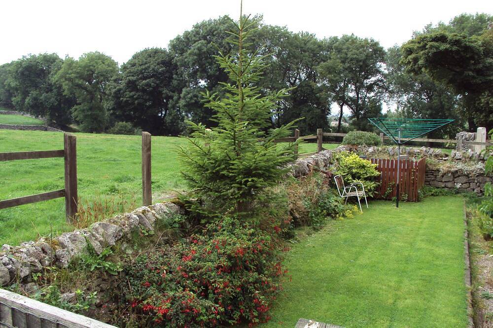 Schönes Kalksteinhaus im Herzen des Peak District. in Aldwark, Derbyshire