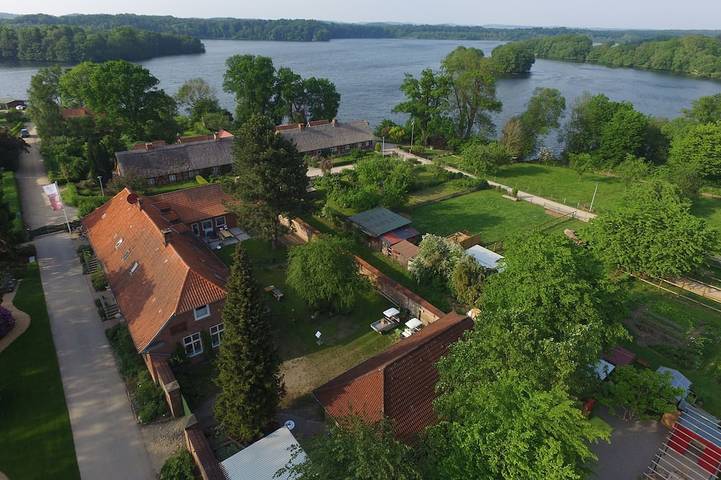 Ferienwohnung für 5 Personen, mit Terrasse und Garten in Eutin