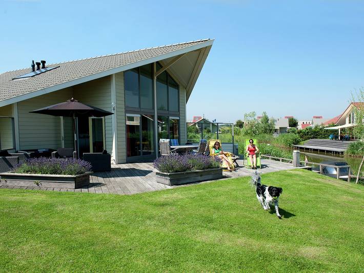 Ferienhaus für 6 Personen, mit Terrasse und Garten sowie Pool in Kortgene