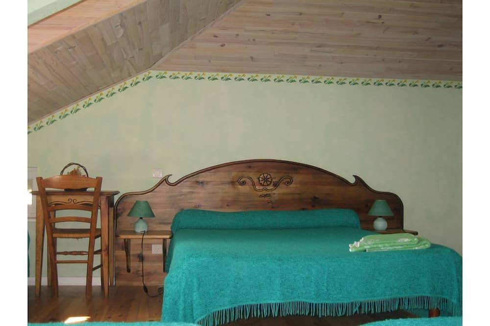 Large family home near Lac de Naussac 15/pers. in Naussac-Fontanes, Mende und Umgebung