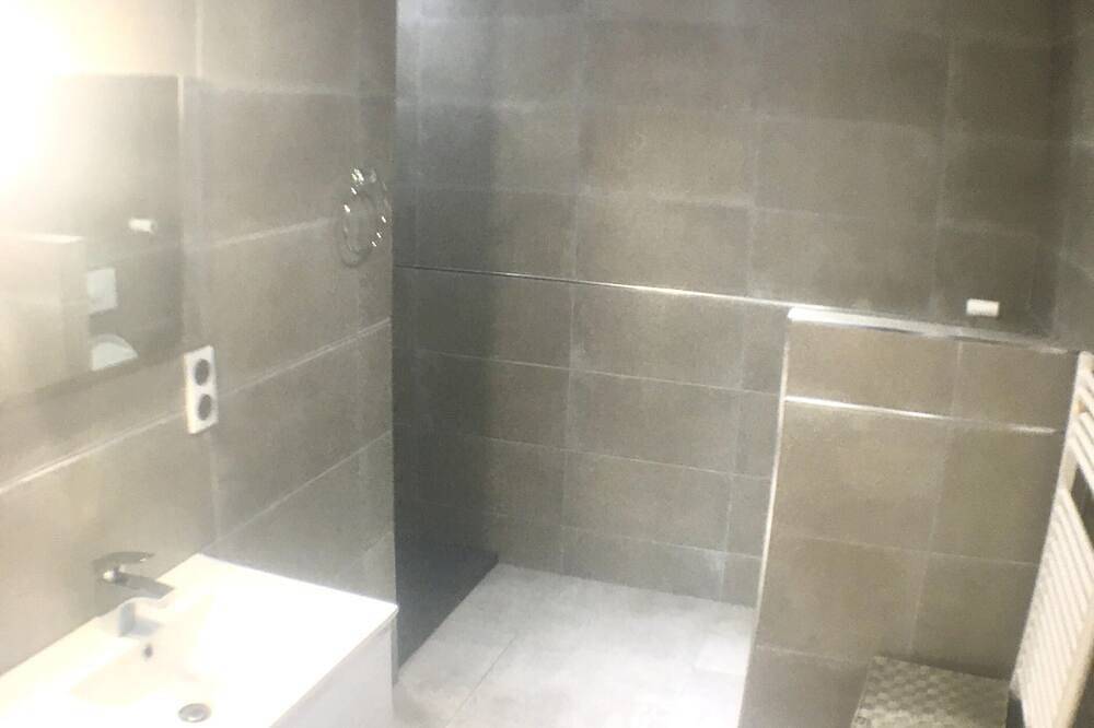 Appartement entier, Large Duplex Apartment, panoramic view. quiet . in Abbartello, Olmeto