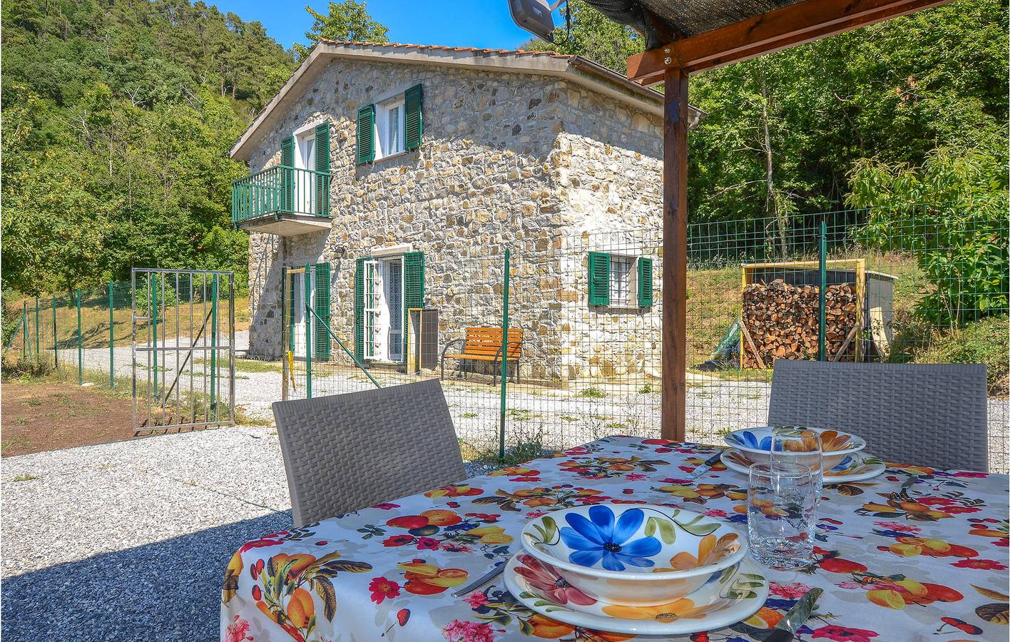 Deiva Marina Apartment: AC, Parking, Kitchen, & Terrace in Framura, Riviera di Levante