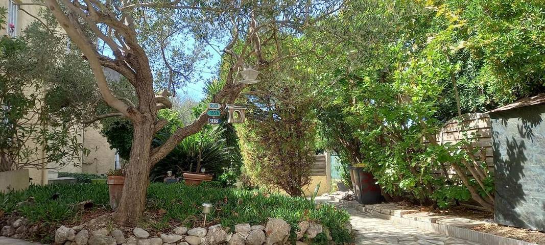 Villa pour 6 personnes, avec piscine ainsi que jardin et vue dans Calanques - 3