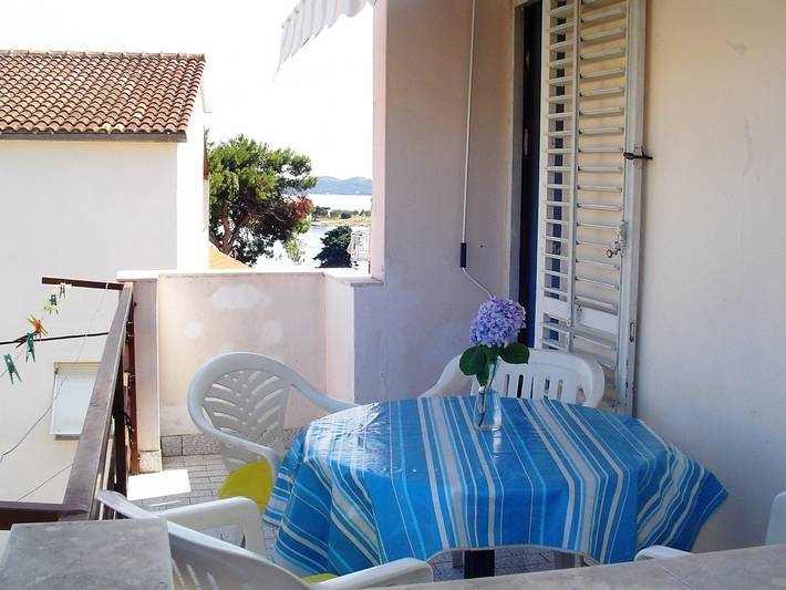 Ferienwohnung für 2 Personen, mit Balkon/Terrasse in Pakostane