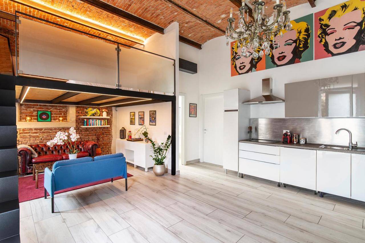 Appartement entier, Pop Art Loft con Giardino Privato in Busto Arsizio, Province de Varese