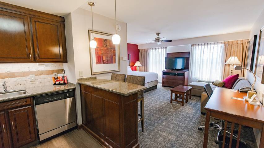 Studio for 4 people, with pool in North Carolina