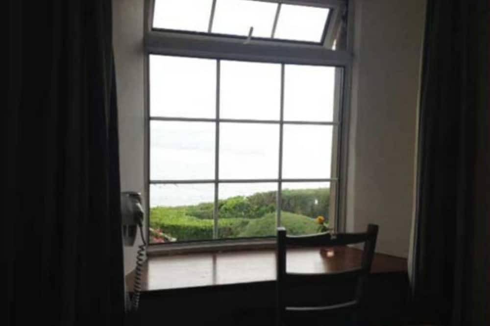 The Lugger is a 150 year old 2 bedroom cottage in Portscatho, Cornwall