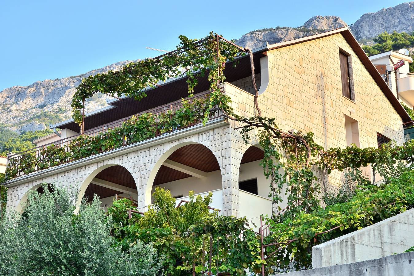 Ganze Wohnung, 2-Zimmer-Ferienwohnung am Strand Pisak, Omis A-658-b in Pisak, Omis-Riviera