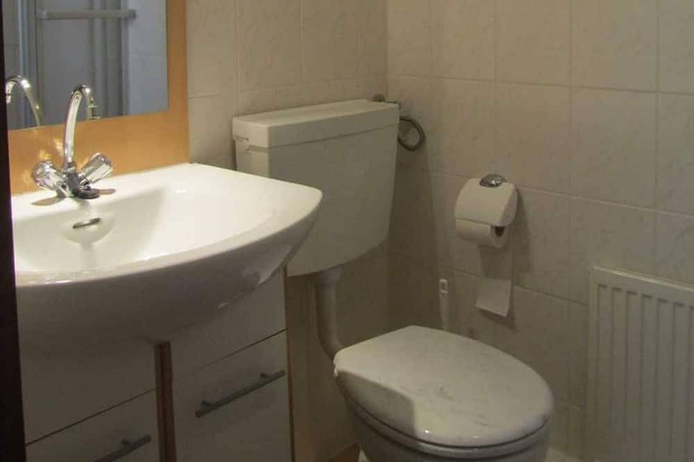 Ganze Wohnung, Doppelzimmer - Ferienhaus an der Kirche in Groß Wokern, Mecklenburgische Schweiz