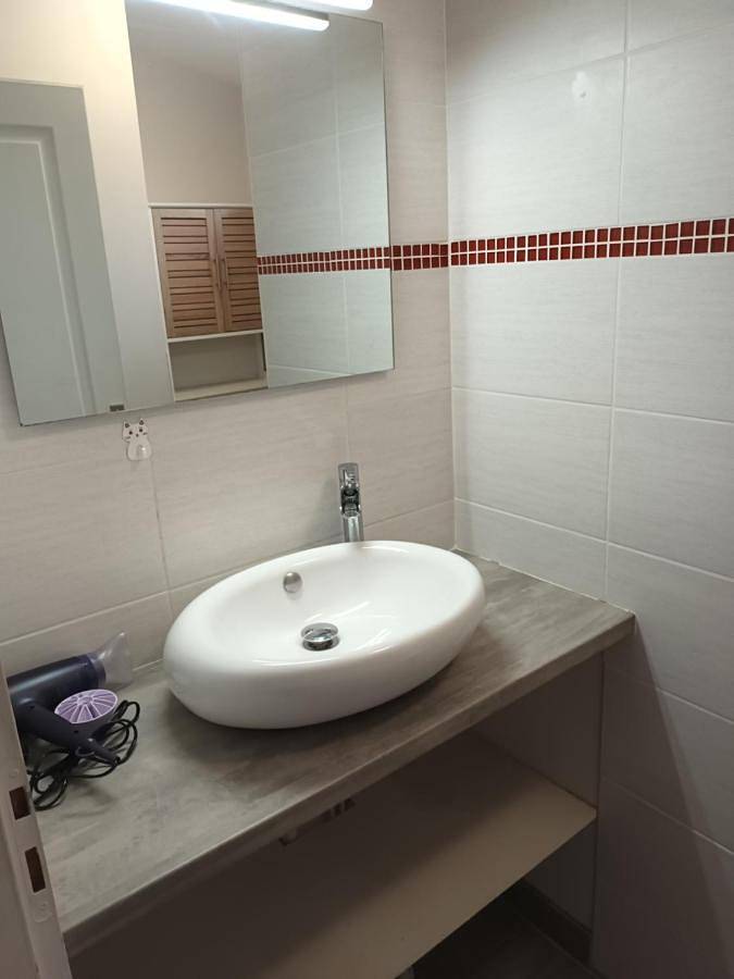 Location de vacances pour 2 personnes, avec terrasse et jardin à Guîtres