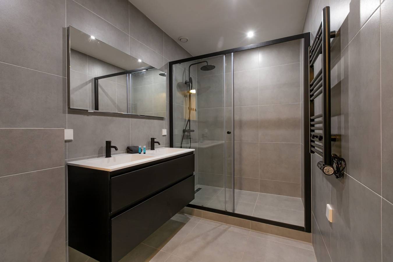 Appartamento intero, Spacious Blijdorp Home with 4 Double Beds in Rotterdam, Olanda Meridionale