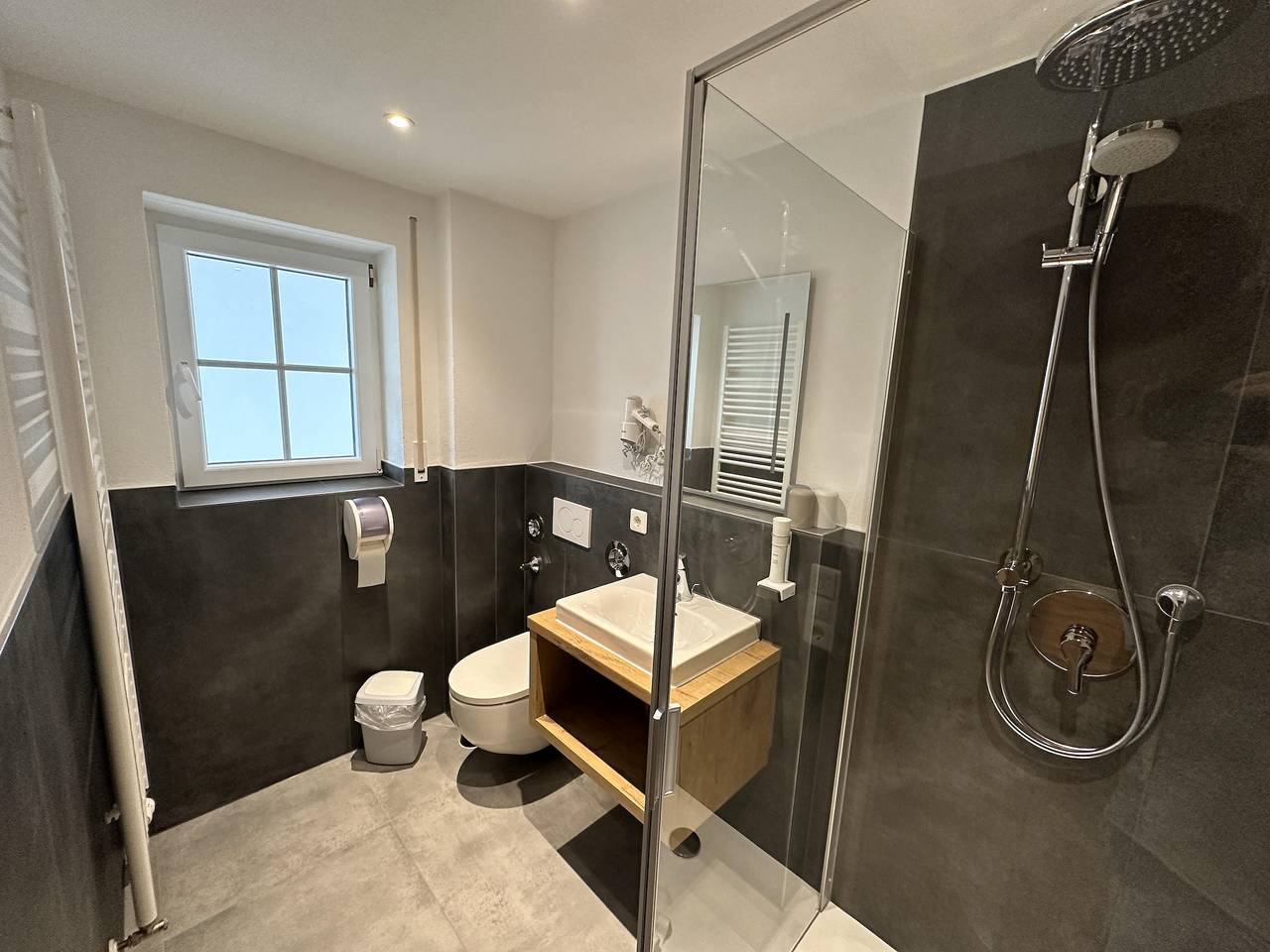 Doppelzimmer Standard 6 im Gästehaus in Isny im Allgäu, Region Bodensee-Oberschwaben