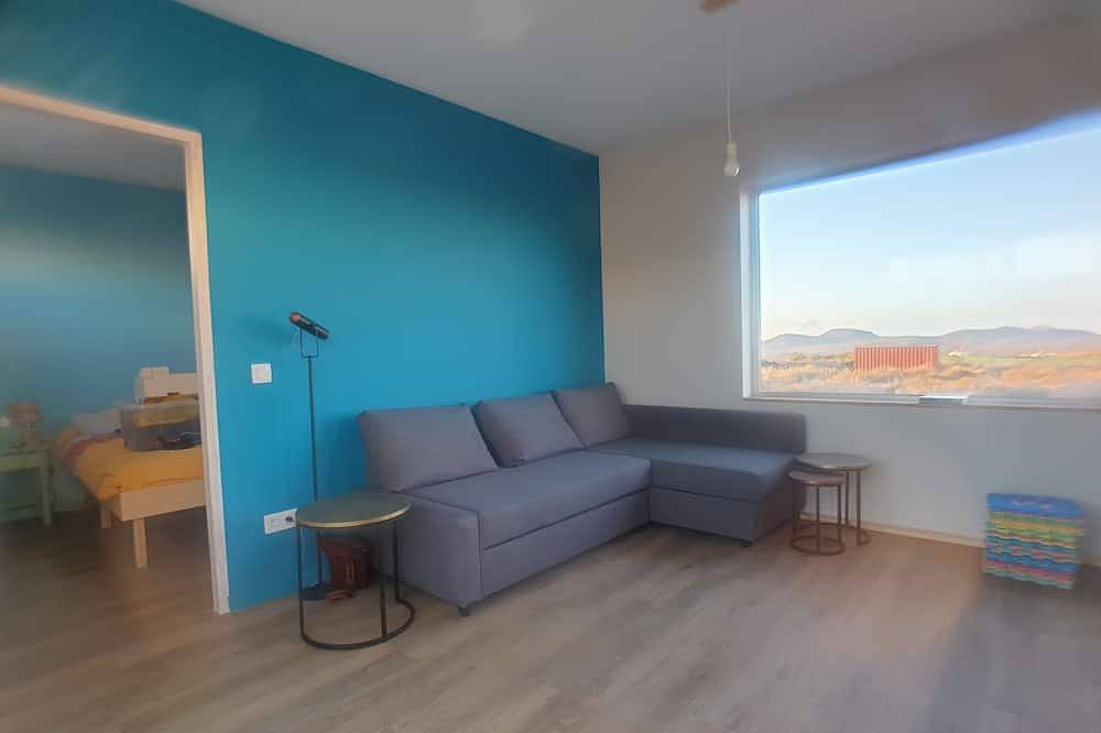Lombriz Feliz apartment in Villaverde, La Oliva