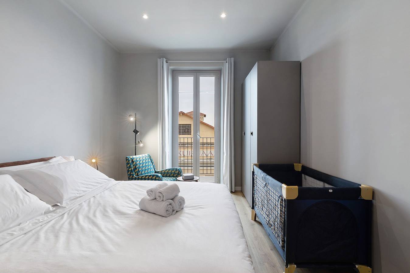 Apartamento entero, Apartamento 'Puntodivista' con vistas al mar, Wi-Fi y aire acondicionado in Loano, Riviera di Ponente