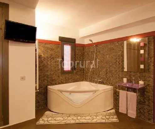 Holiday home for 8 people, with terrace and hot tub - 1