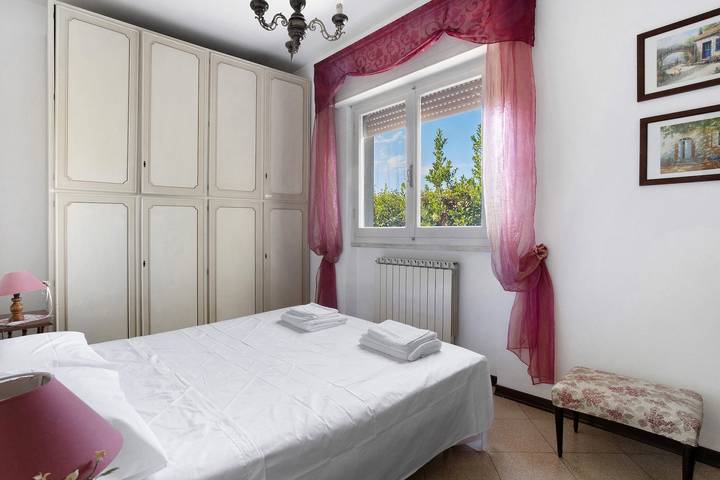 Ganze Wohnung, Ferienwohnung 'Casa Mimosa' mit privatem Garten und Balkon in Marina di Pietrasanta, Pietrasanta