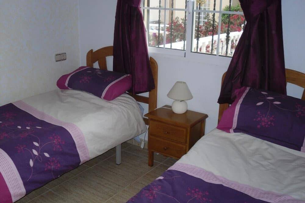 Villa de lujo con aire acondicionado, wi-fi y piscina privada, cerca de la playa in Playa Moncayo, Guardamar del Segura