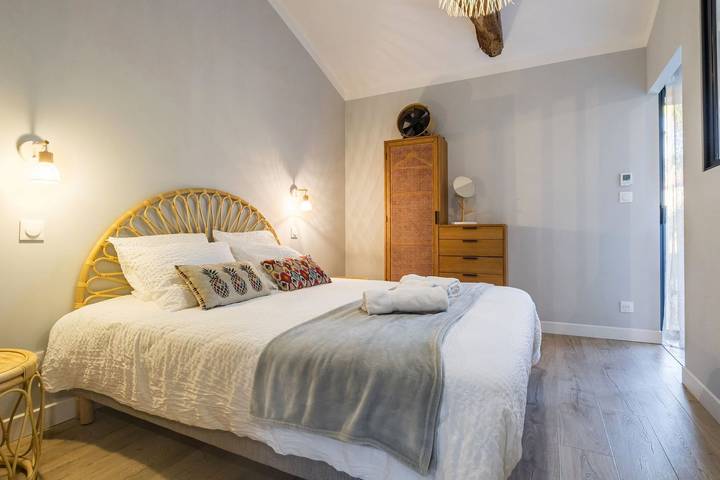 Gîte pour 2 personnes, avec Jacuzzi et Terrasse ainsi que Jardin et Piscine dans les Pays de la Loire - 4