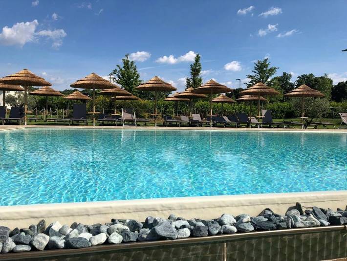 Hotel per 4 persone, con Terrazza e Giardino nonché Piscina e Panorama a Modigliana