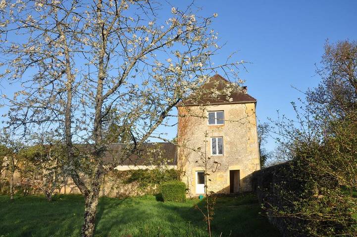 Gîte pour 4 personnes, avec terrasse et jardin, animaux acceptés dans Nièvre