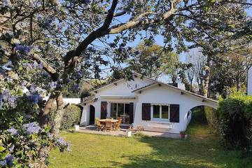 Location de vacances pour 8 personnes, avec terrasse et jardin dans Plage Sainte-Marguerite