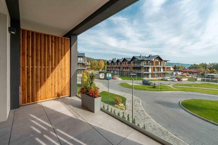 Apartament wakacyjny dla 3 osób, z widok i sauna oraz balkon w Zarzecze