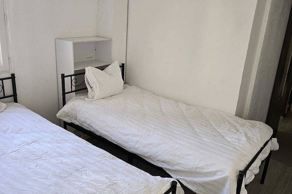 Entire apartment, Gite kastor in Rivesaltes, Perpignan region