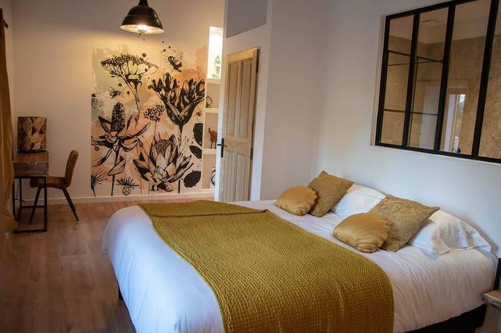 Chambre d’hôte pour 2 personnes, avec Jacuzzi et Jardin ainsi que Piscine et Sauna