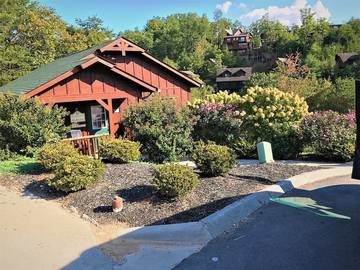 Log Cabin for 4 People in Pigeon Forge, Sevier County, Photo 3