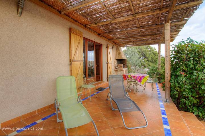 Gîte pour 4 personnes, avec Terrasse ainsi que Jardin et Vue à Monacia-d'Aullène - 2
