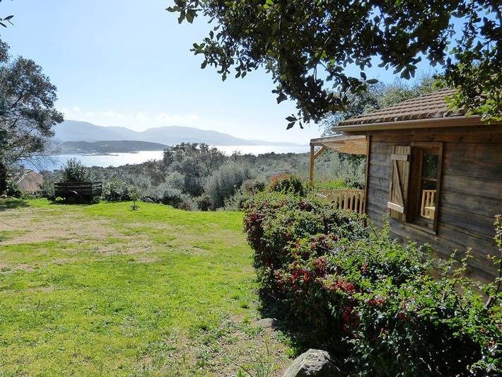 Chalet pour 4 personnes, avec Terrasse et Jardin