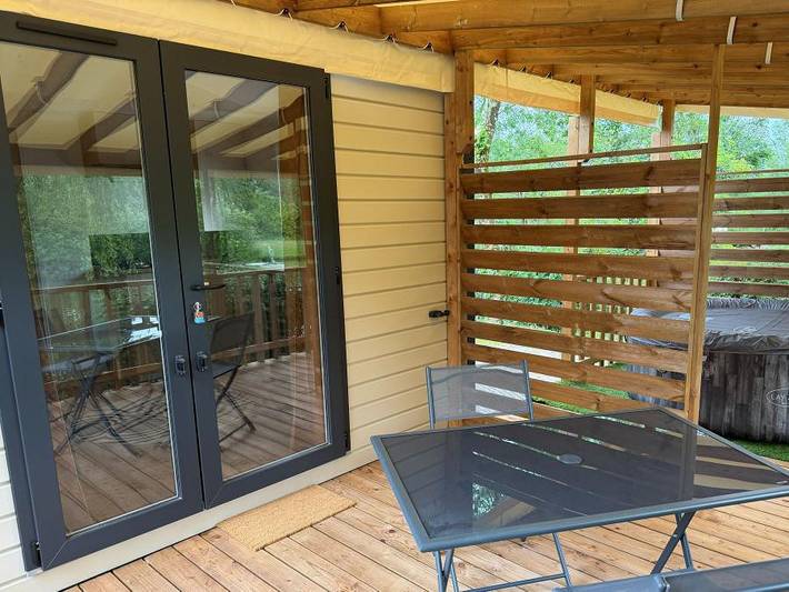 Camping Paradis - Domaine de Bellevue - Mobilhome 2 personnes - Gamme Cocoon Spa – 1 ch – 2 pers - Climatisation in Saint-Christophe-du-Ligneron, Vallée de la Loire