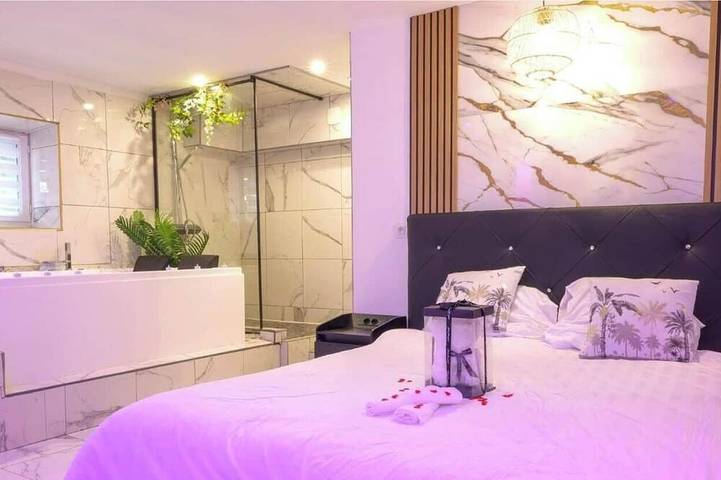 Apartamento entero, Escale Secrète Jacuzzi Montargis - Air-Conditioned Apartment in Montargis, Región de Montargis