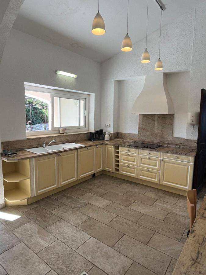 Location de vacances pour 6 personnes, avec bassin pour enfant et piscine ainsi que balcon et vue à Aregno - 2