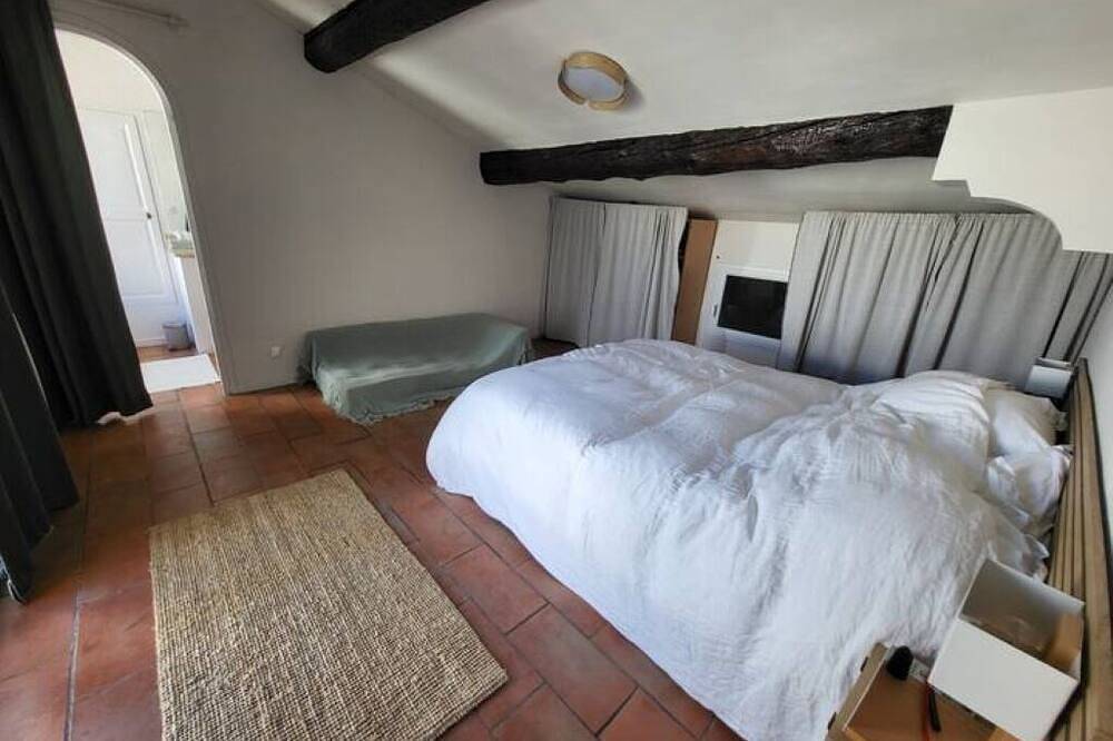 Freshly renovated winegrower's house in the heart of the village in Pomérols, Côte d'Améthyste