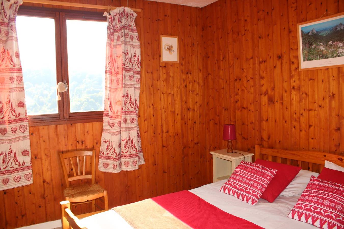 Appartement entier, Appartement 'Les Lauriers, N°1' avec vue sur la montagne et balcon in Mont-Dore, Parc naturel régional des Volcans d'Auvergne