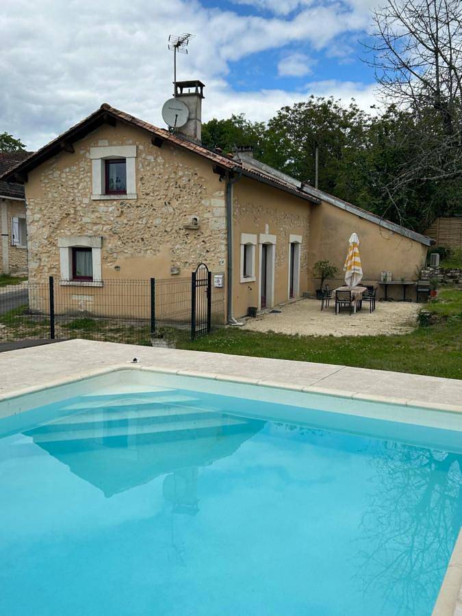Location de vacances pour 8 personnes, avec piscine, animaux acceptés à Mensignac - 3