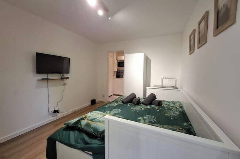 Entire apartment, Romantic & connected 10 min from line 14 + parking lot in Villejuif, Val-de-Marne