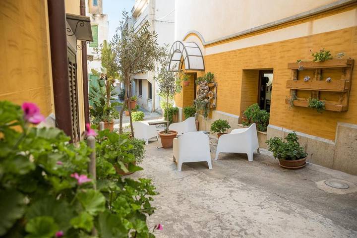 Hôtel, avec Terrasse à Ustica
