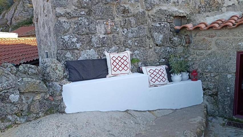 Location de vacances pour 5 personnes, avec terrasse et vue, animaux acceptés à Monsanto - 3