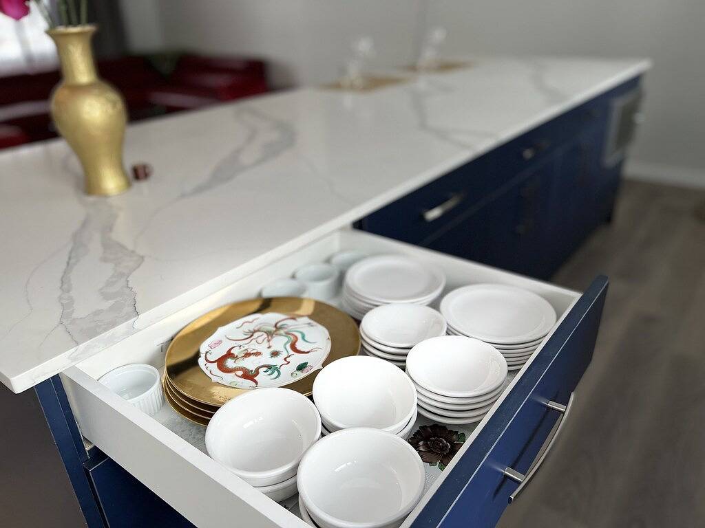 Luxurious 3 Br Home in Central Calgary b/W Airport & Downtown in Calgary, Kanadische Rocky Mountains