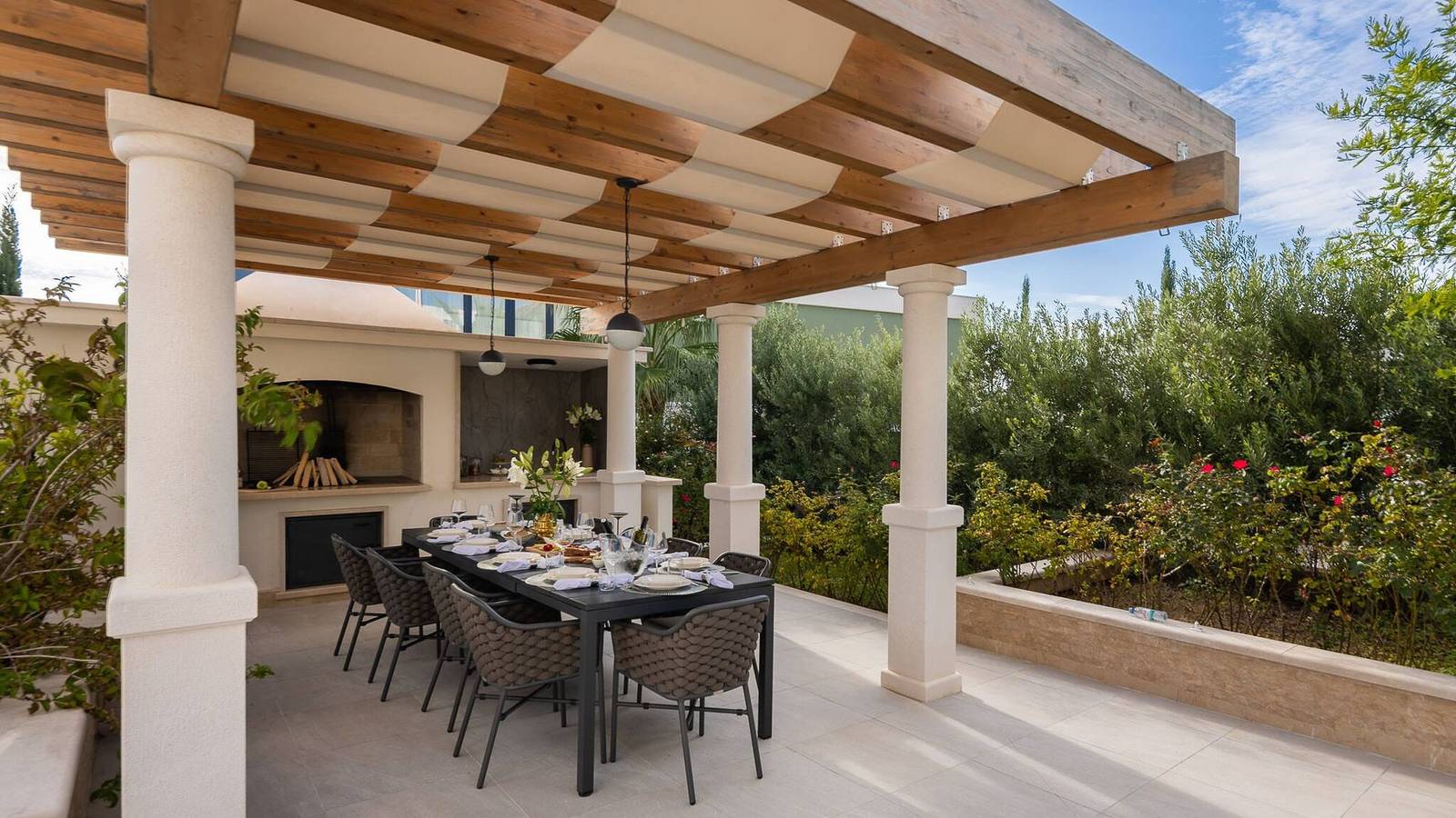 Luxury Seafront Villa Castello Rogoznica with Pool in Rogoznica, Šibenik-Knin